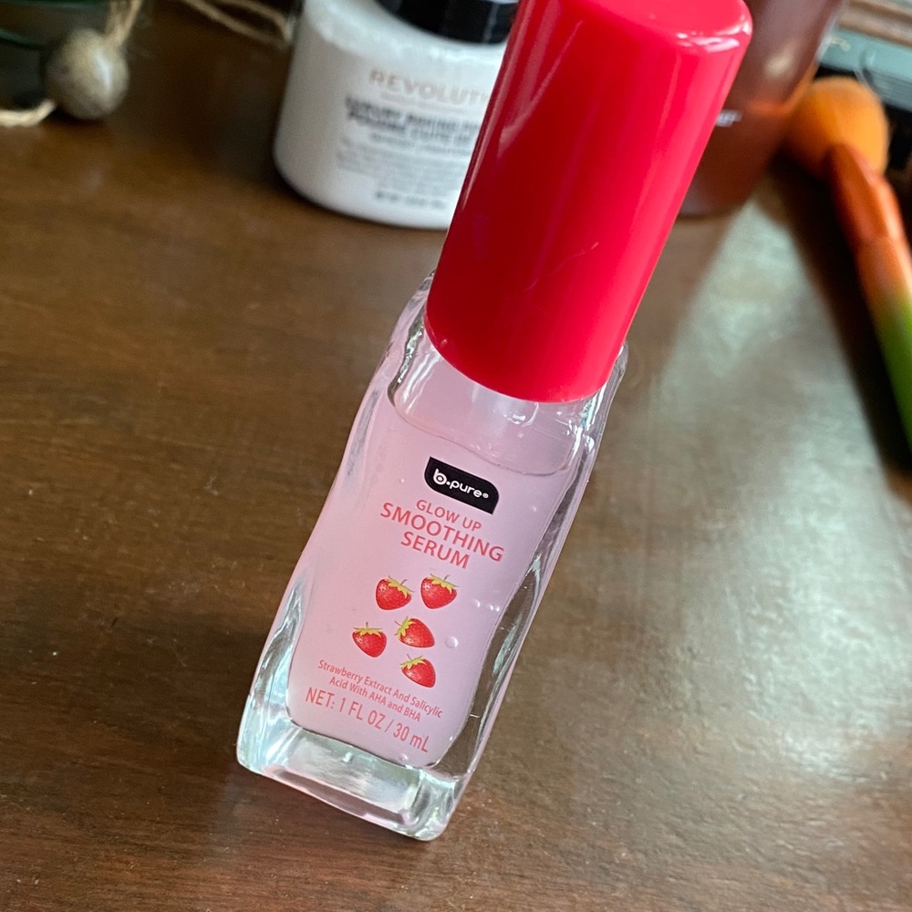 Strawberry Smoothing Serum - Vibrant Pink
